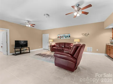 25 Linden Turn S Hendersonville NC 28739