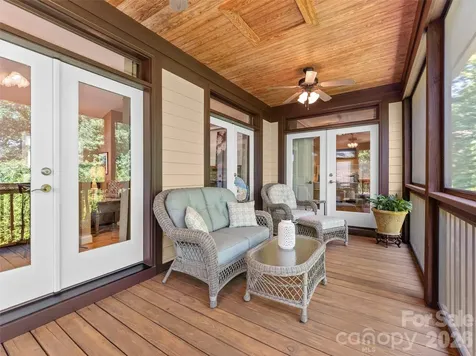 25 Linden Turn Hendersonville NC 28739