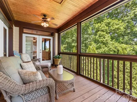 25 Linden Turn S Hendersonville NC 28739