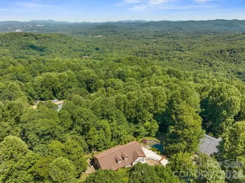 25 Linden Turn S Hendersonville NC 28739