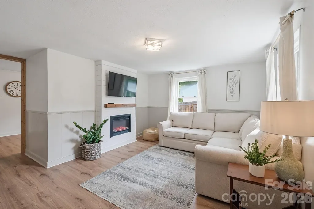 161 Holman Street Mocksville NC 27028