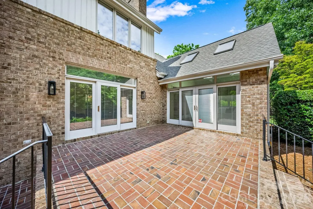 5901 Marsailles Court Charlotte NC 28277