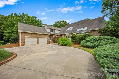 5901 Marsailles Court Charlotte NC 28277