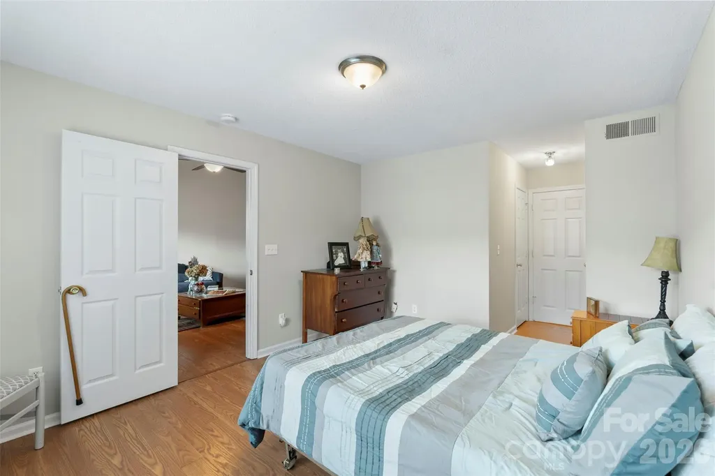 9005 Four Mile Creek Road Charlotte NC 28277
