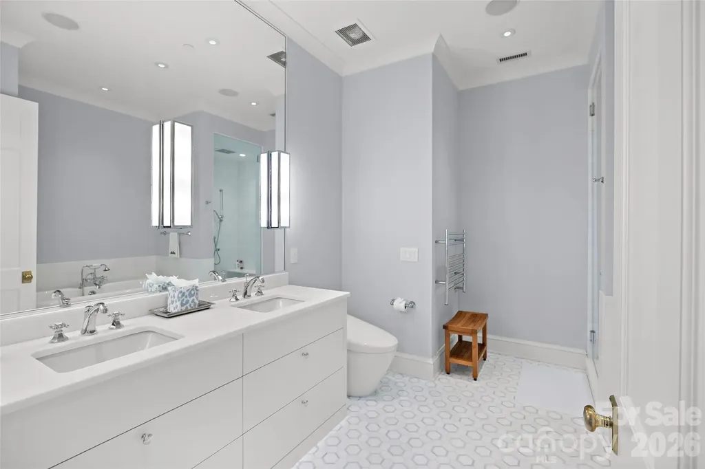 182 Cherokee Road Charlotte NC 28207
