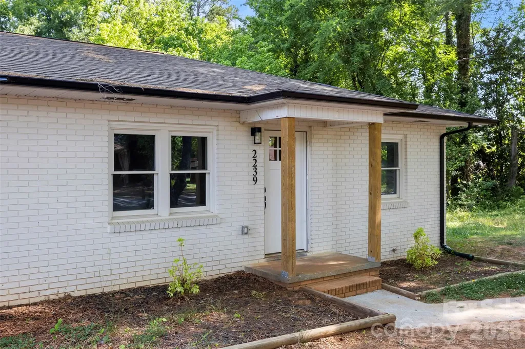 2237-2239 Catawba Heights Road Lincolnton NC 28092