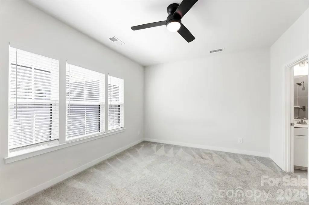 1049 Simcoe Lane Charlotte NC 28217