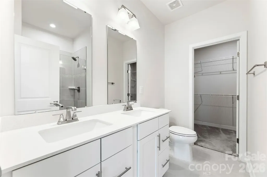 1049 Simcoe Lane Charlotte NC 28217