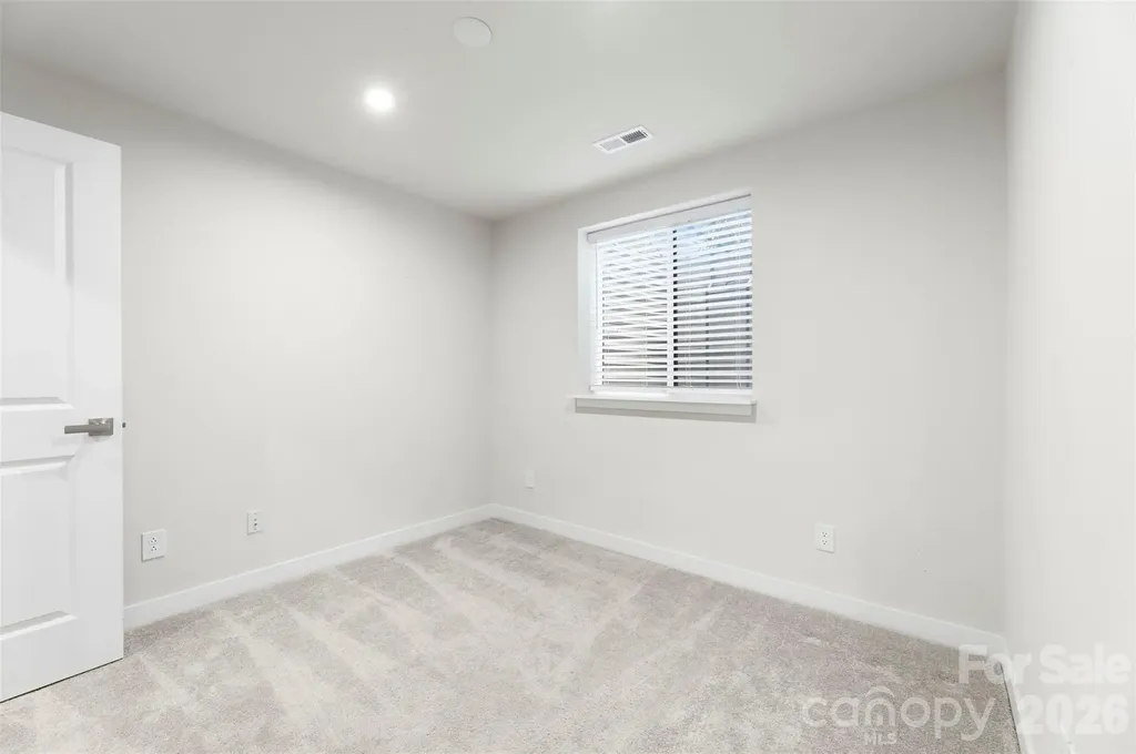 1049 Simcoe Lane Charlotte NC 28217