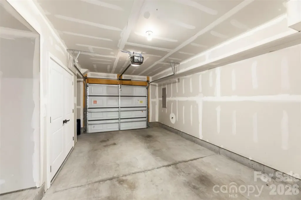 1049 Simcoe Lane Charlotte NC 28217