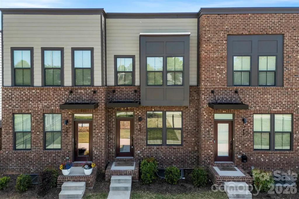 1049 Simcoe Lane Charlotte NC 28217