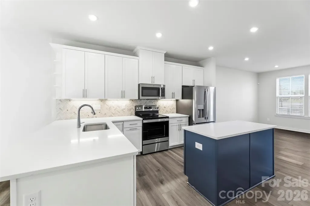 1049 Simcoe Lane Charlotte NC 28217