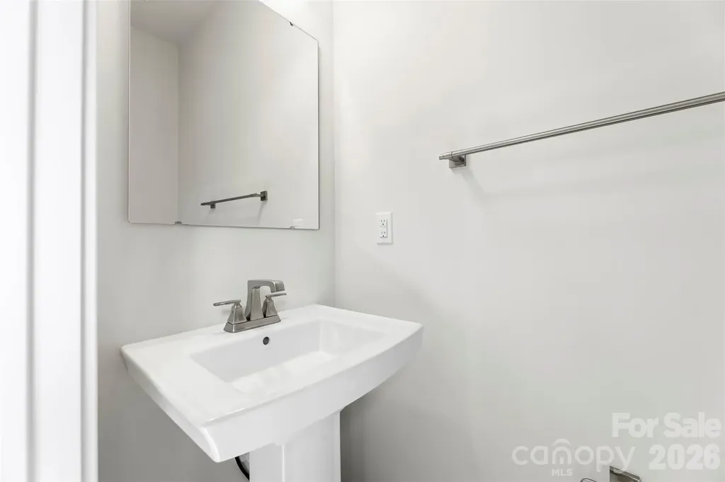 1049 Simcoe Lane Charlotte NC 28217