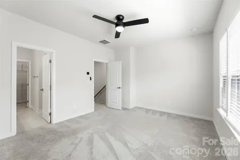 1049 Simcoe Lane Charlotte NC 28217