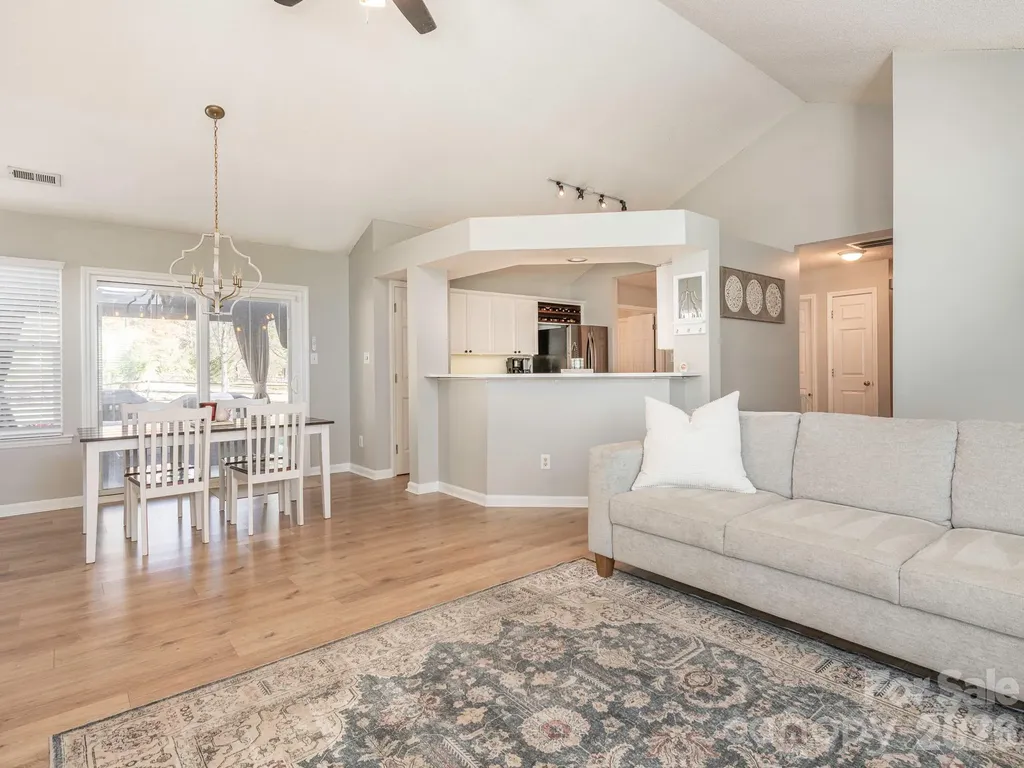 3930 Huntmeadow Drive Charlotte NC 28269