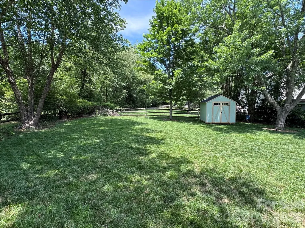 3930 Huntmeadow Drive Charlotte NC 28269