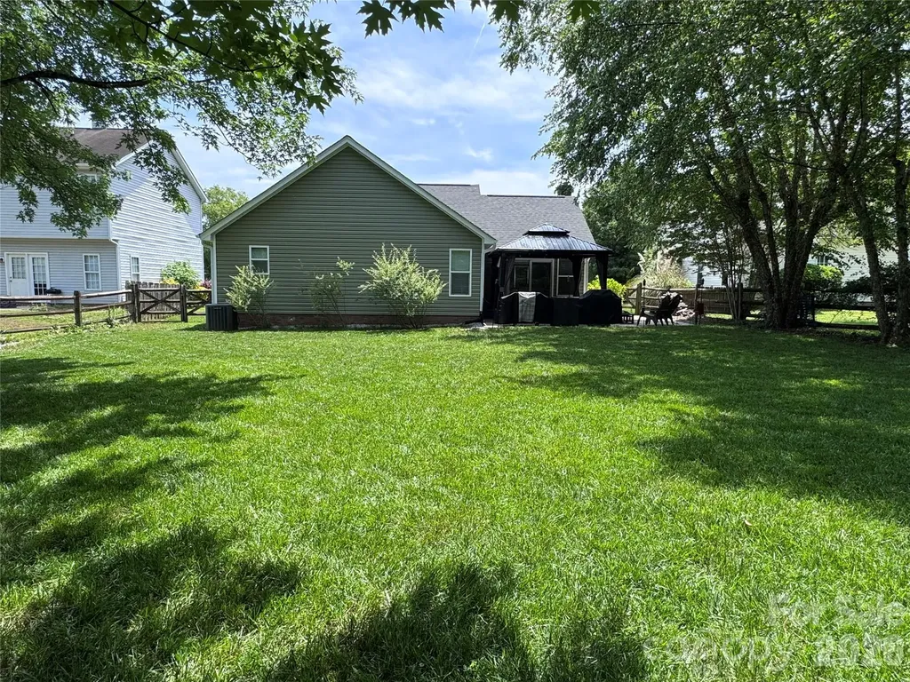 3930 Huntmeadow Drive Charlotte NC 28269