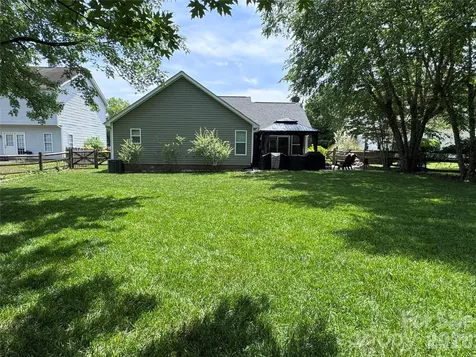 3930 Huntmeadow Drive Charlotte NC 28269