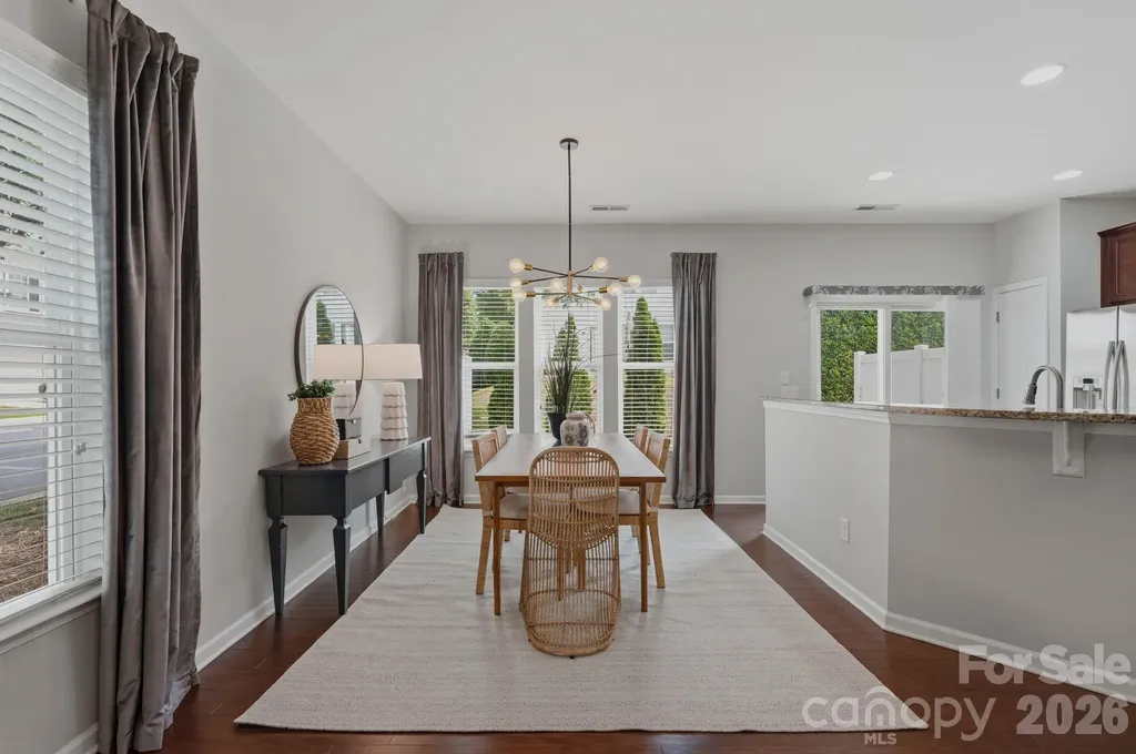 2403 Diplomat Lane Charlotte NC 28210