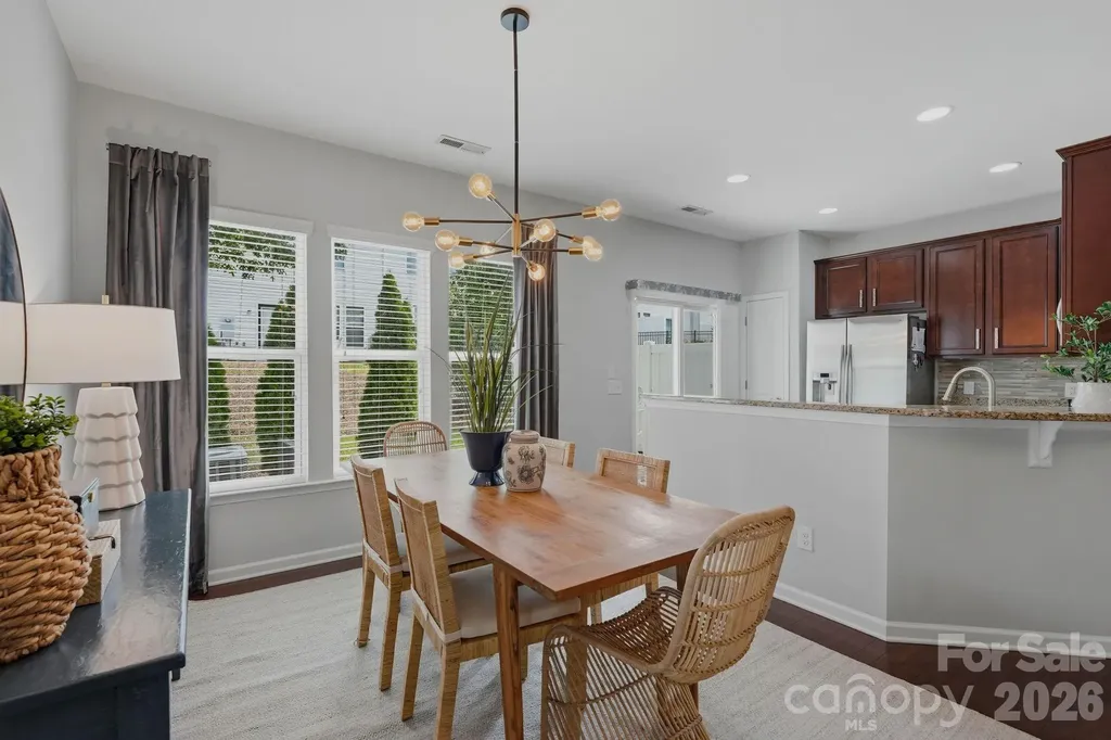 2403 Diplomat Lane Charlotte NC 28210