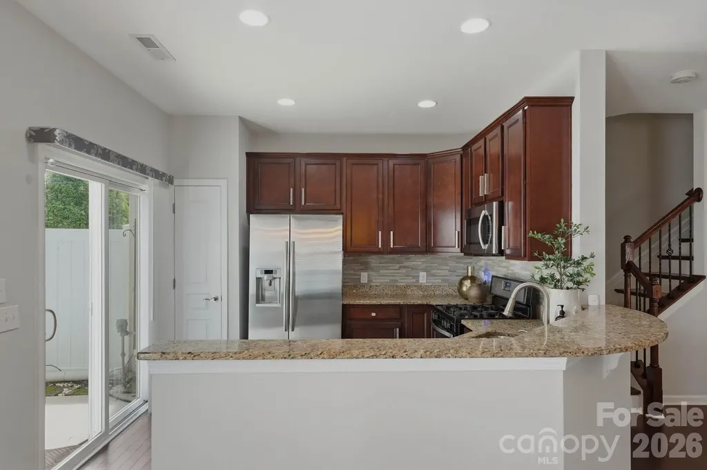 2403 Diplomat Lane Charlotte NC 28210