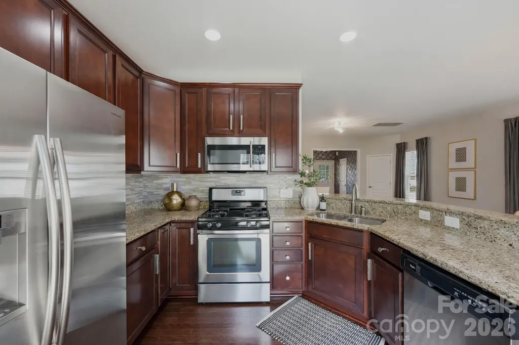 2403 Diplomat Lane Charlotte NC 28210