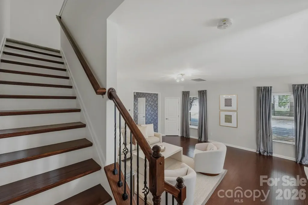 2403 Diplomat Lane Charlotte NC 28210