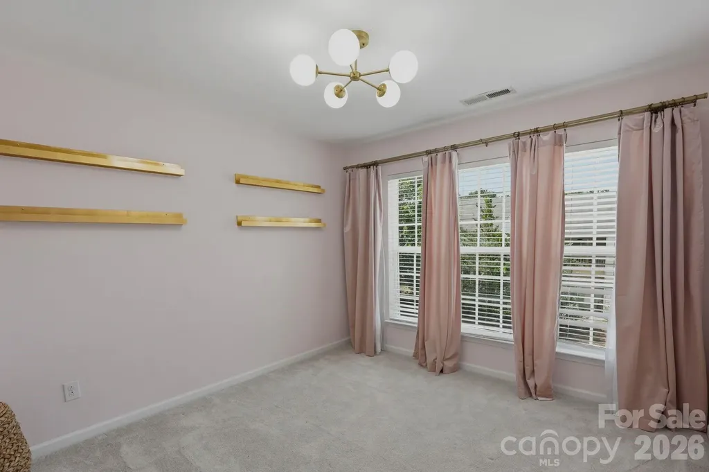 2403 Diplomat Lane Charlotte NC 28210