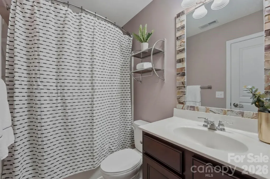2403 Diplomat Lane Charlotte NC 28210