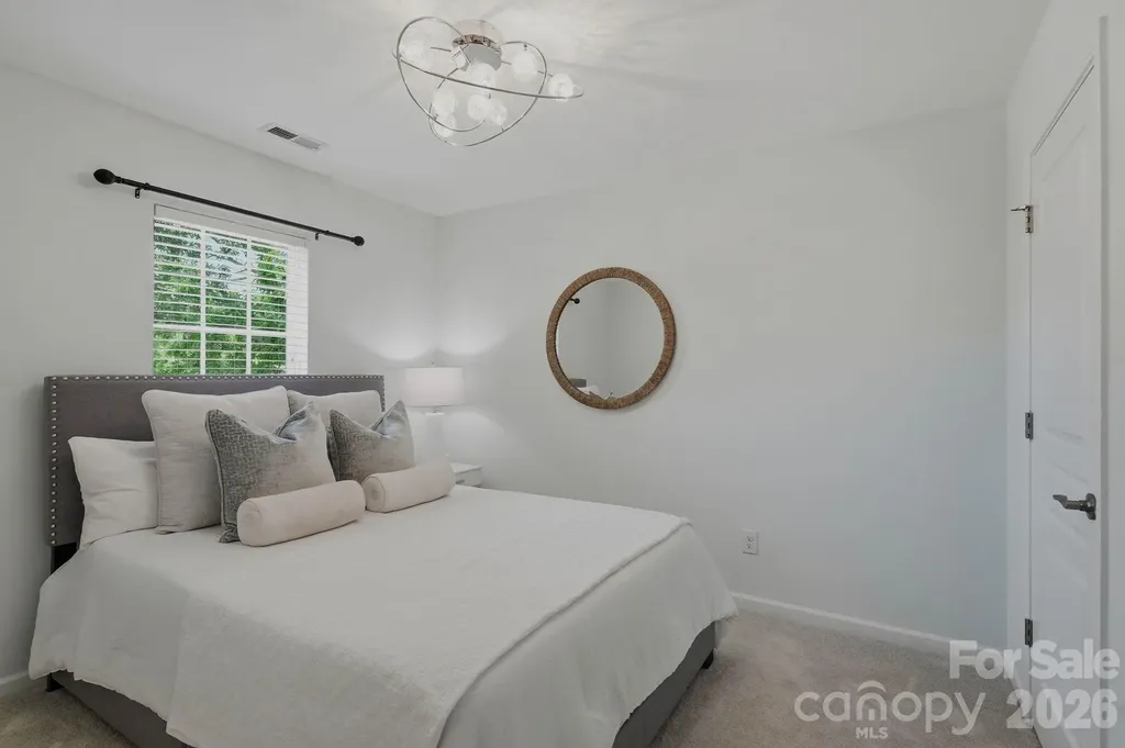 2403 Diplomat Lane Charlotte NC 28210