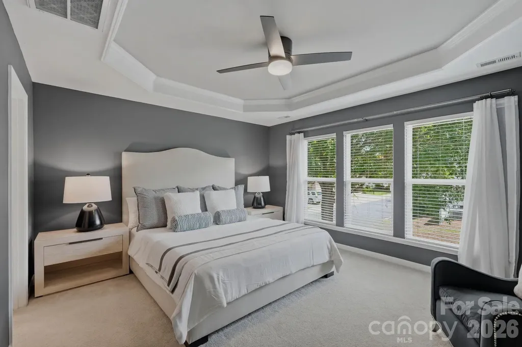 2403 Diplomat Lane Charlotte NC 28210