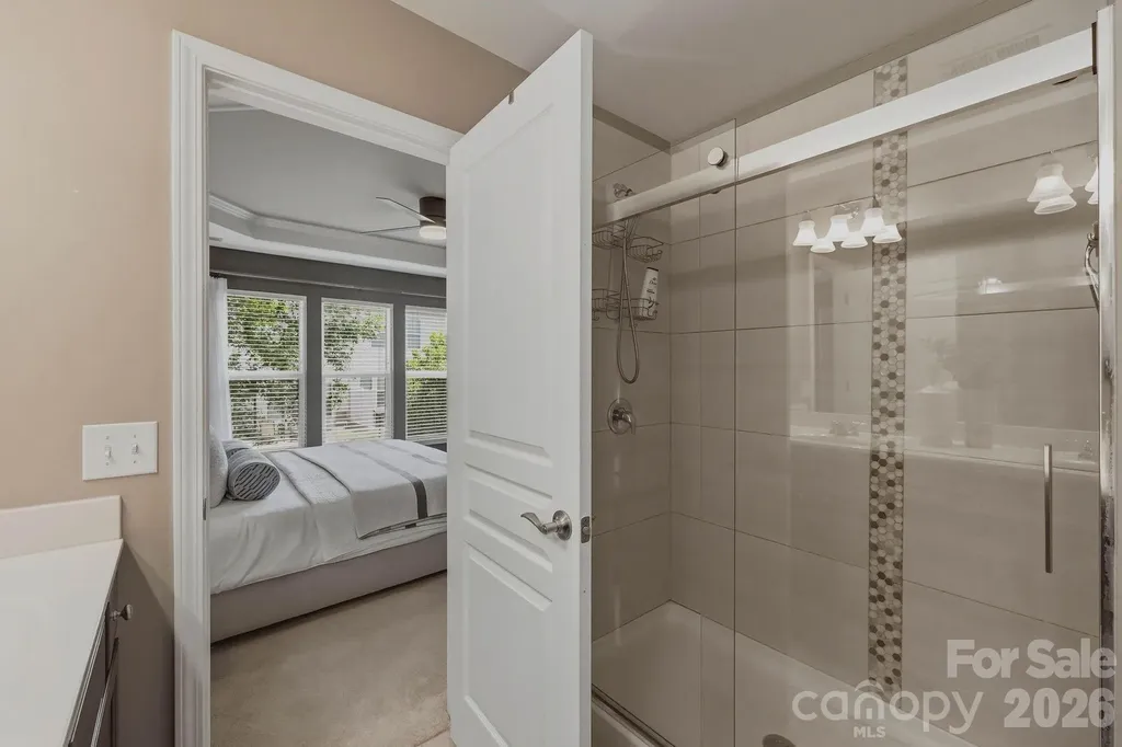 2403 Diplomat Lane Charlotte NC 28210