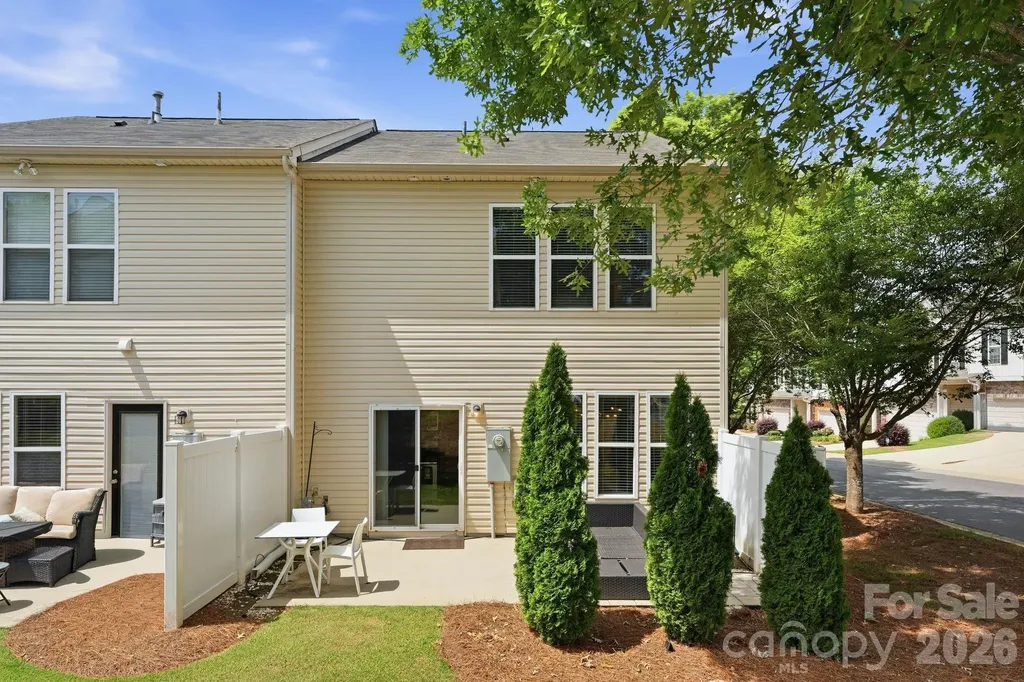 2403 Diplomat Lane Charlotte NC 28210