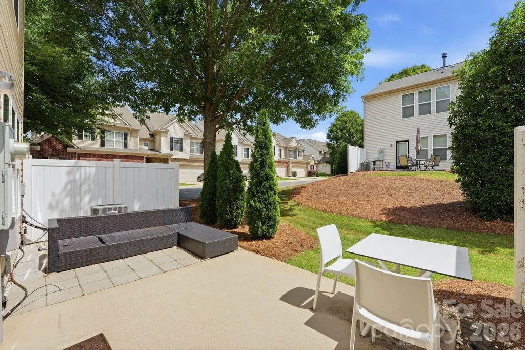 2403 Diplomat Lane Charlotte NC 28210