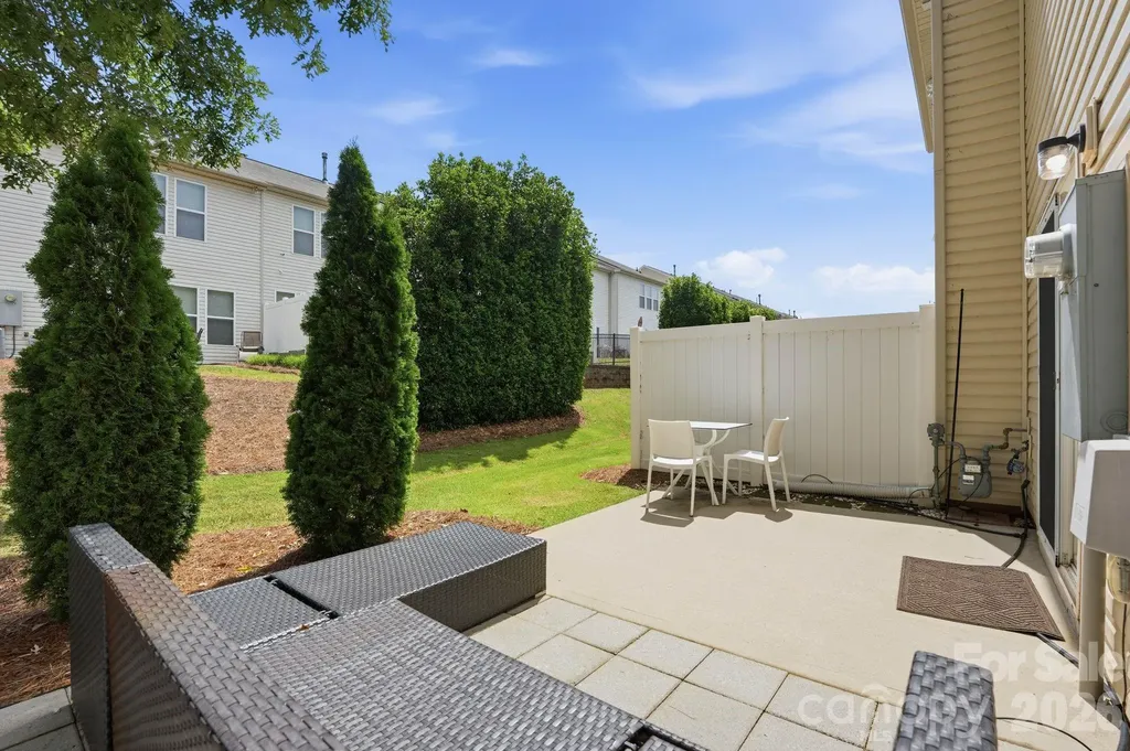 2403 Diplomat Lane Charlotte NC 28210