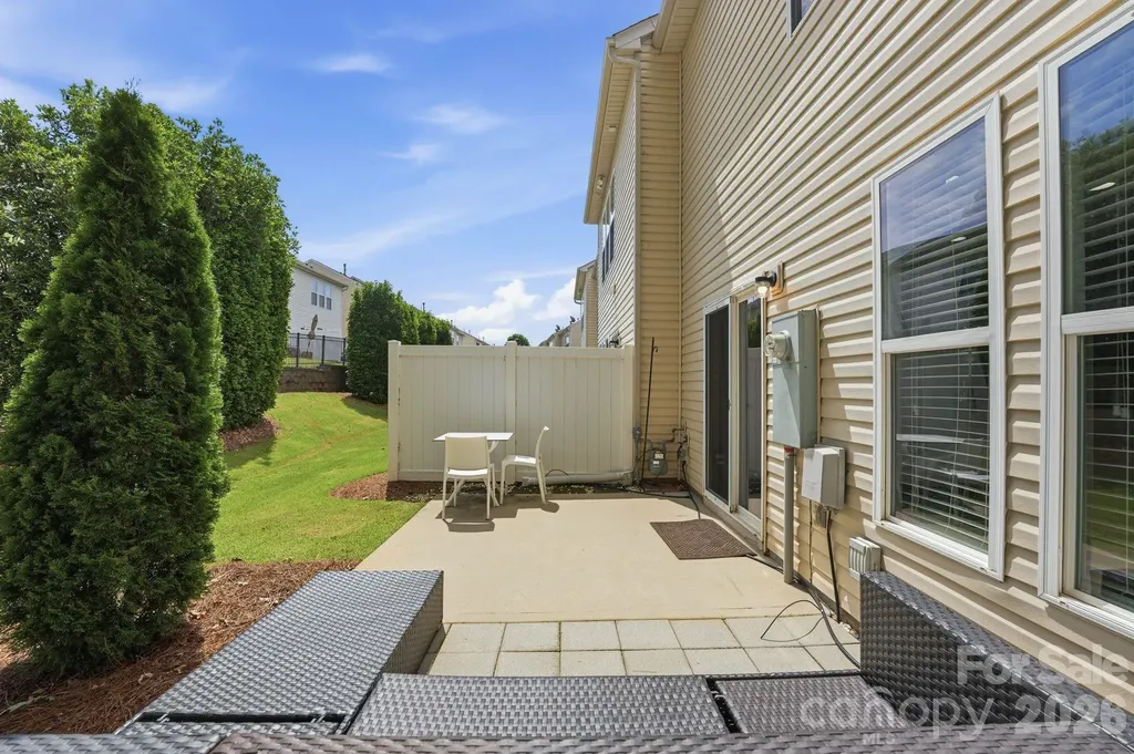 2403 Diplomat Lane Charlotte NC 28210