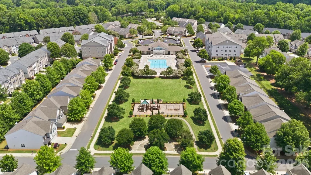 2403 Diplomat Lane Charlotte NC 28210