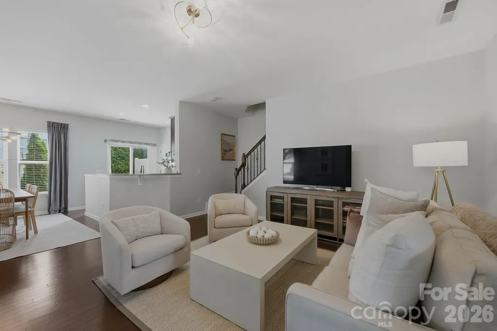 2403 Diplomat Lane Charlotte NC 28210
