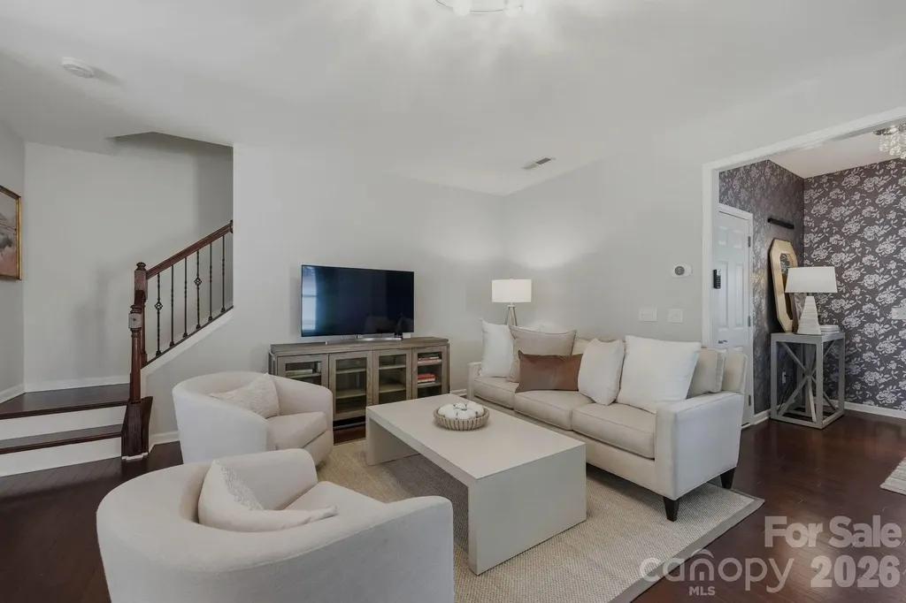 2403 Diplomat Lane Charlotte NC 28210