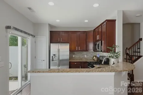 2403 Diplomat Lane Charlotte NC 28210