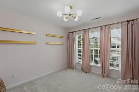 2403 Diplomat Lane Charlotte NC 28210