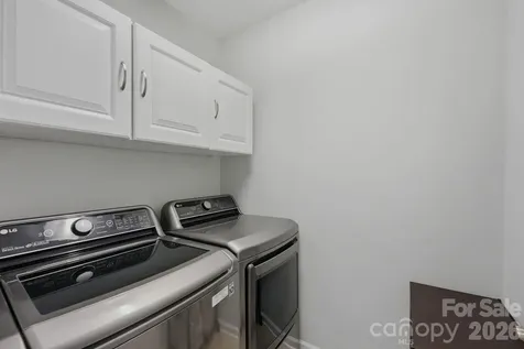 2403 Diplomat Lane Charlotte NC 28210
