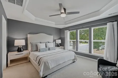 2403 Diplomat Lane Charlotte NC 28210