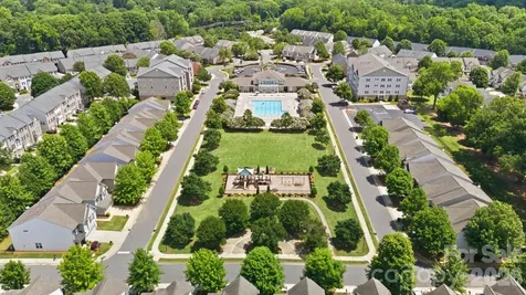 2403 Diplomat Lane Charlotte NC 28210