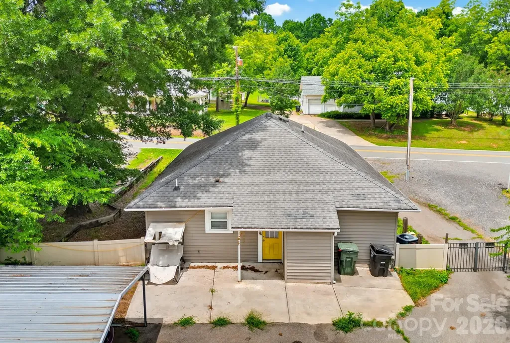 835 Old Charlotte Road SW Concord NC 28027