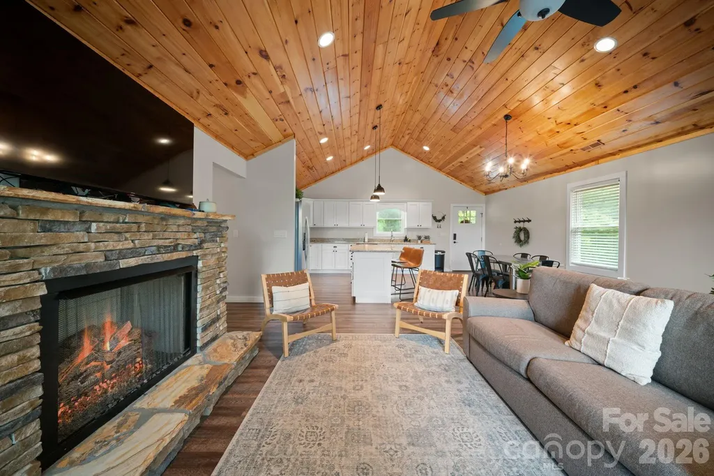 79 Trillium Way Bryson City NC 28713
