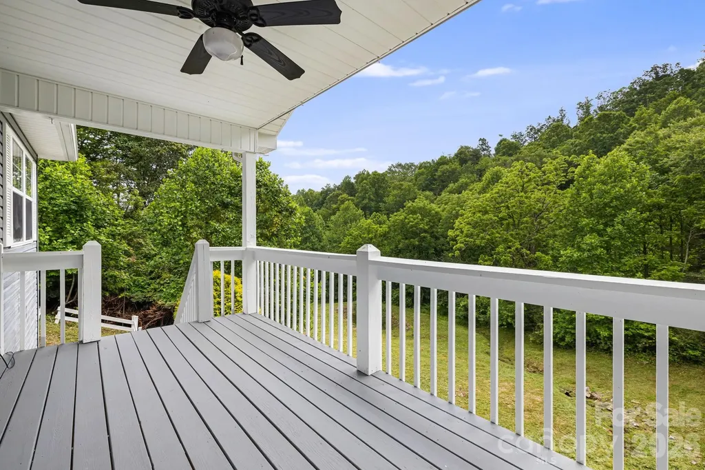 100 Woven Cloud Lane Waynesville NC 28785