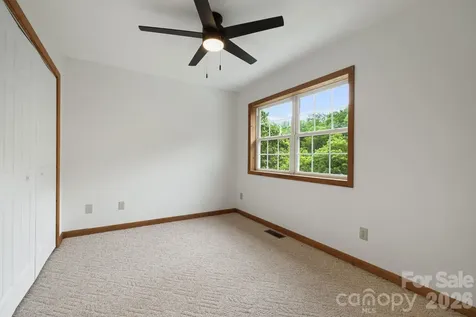 100 Woven Cloud Lane Waynesville NC 28785