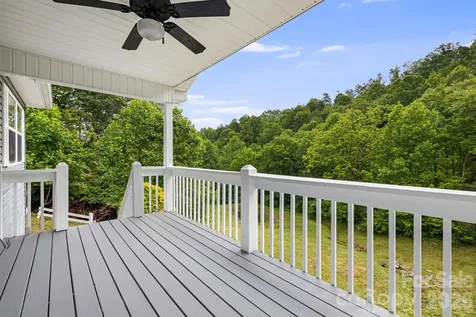 100 Woven Cloud Lane Waynesville NC 28785