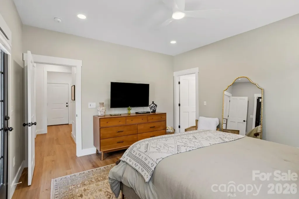 710 Knollwood Drive Hendersonville NC 28791